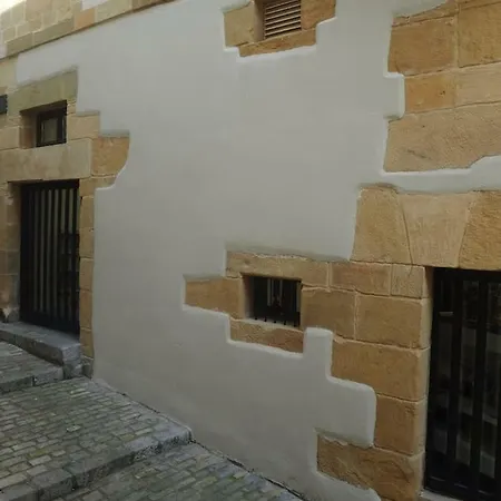 Piso Con Encanto En La Parte Vieja. Apartment