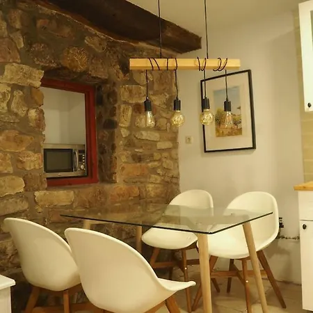 Piso Con Encanto En La Parte Vieja. * Hondarribia