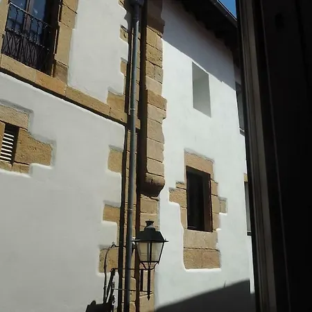 Piso Con Encanto En La Parte Vieja. Apartamento Hondarribia