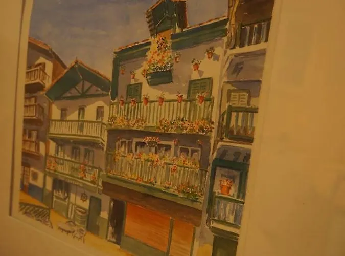 Piso Con Encanto En La Parte Vieja. Hondarribia